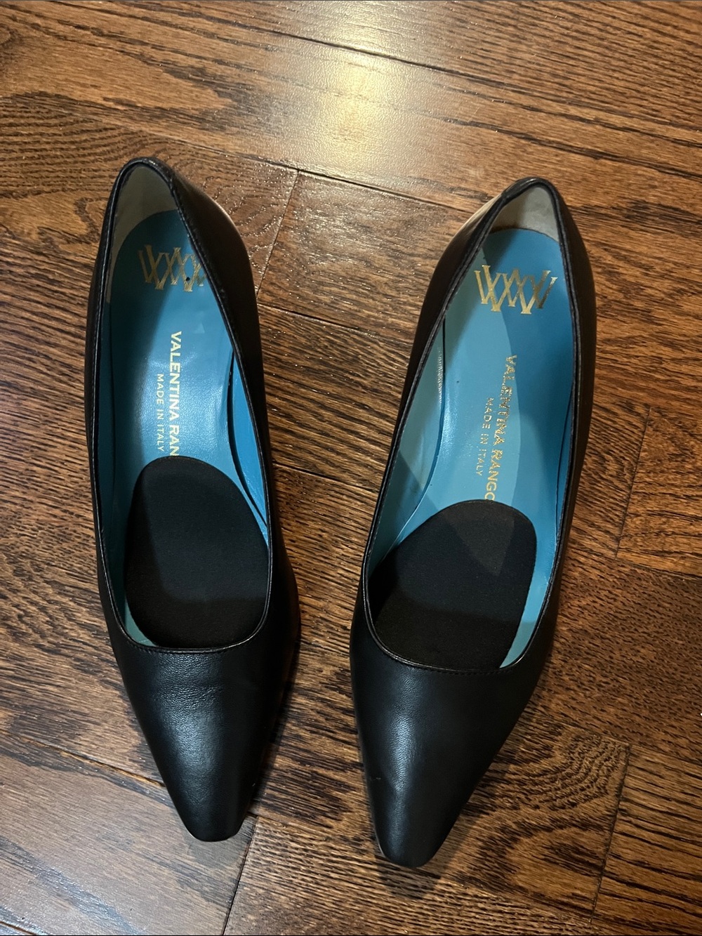 Black Leather Pointed Pumps